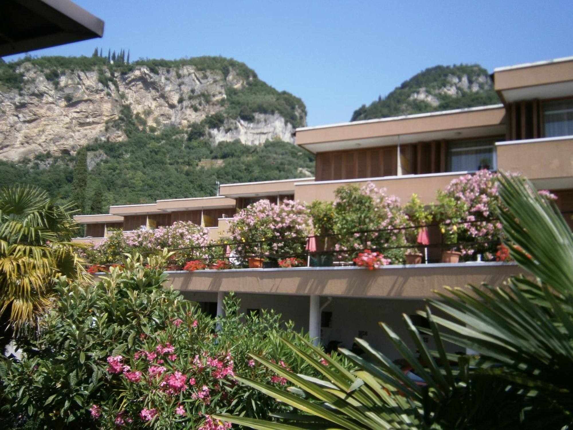 Residence Cascata Varone Riva del Garda Exterior photo