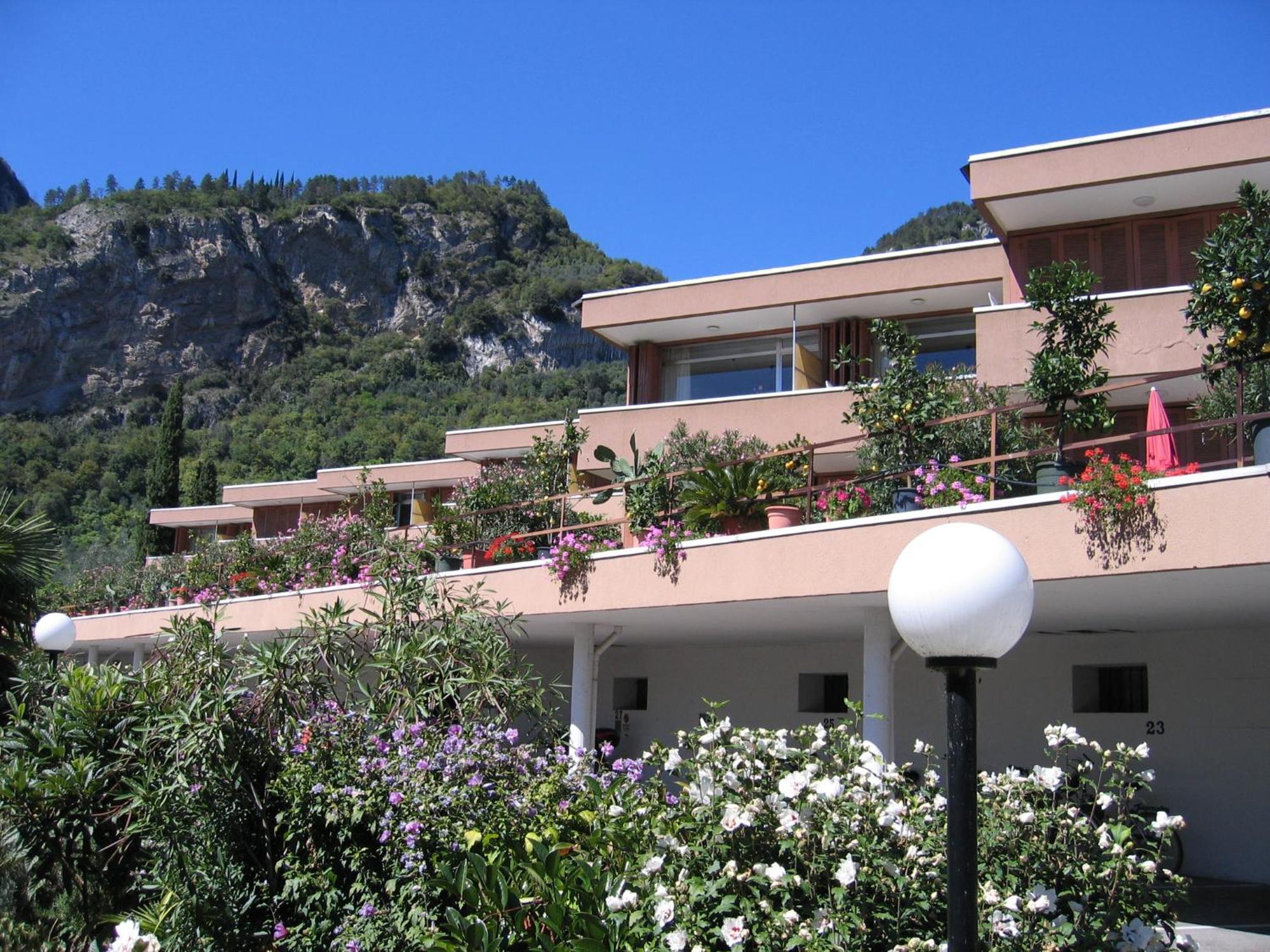 Residence Cascata Varone Riva del Garda Exterior photo